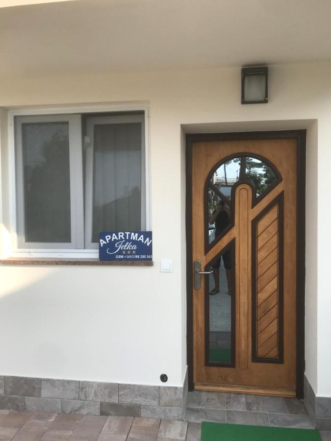 Apartments Jelka Banjol Exterior photo