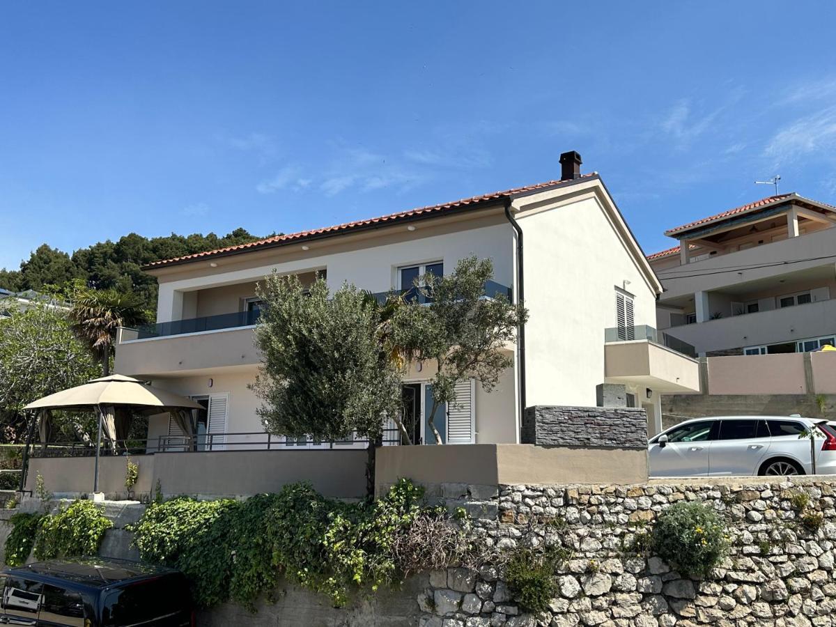 Apartments Jelka Banjol Exterior photo