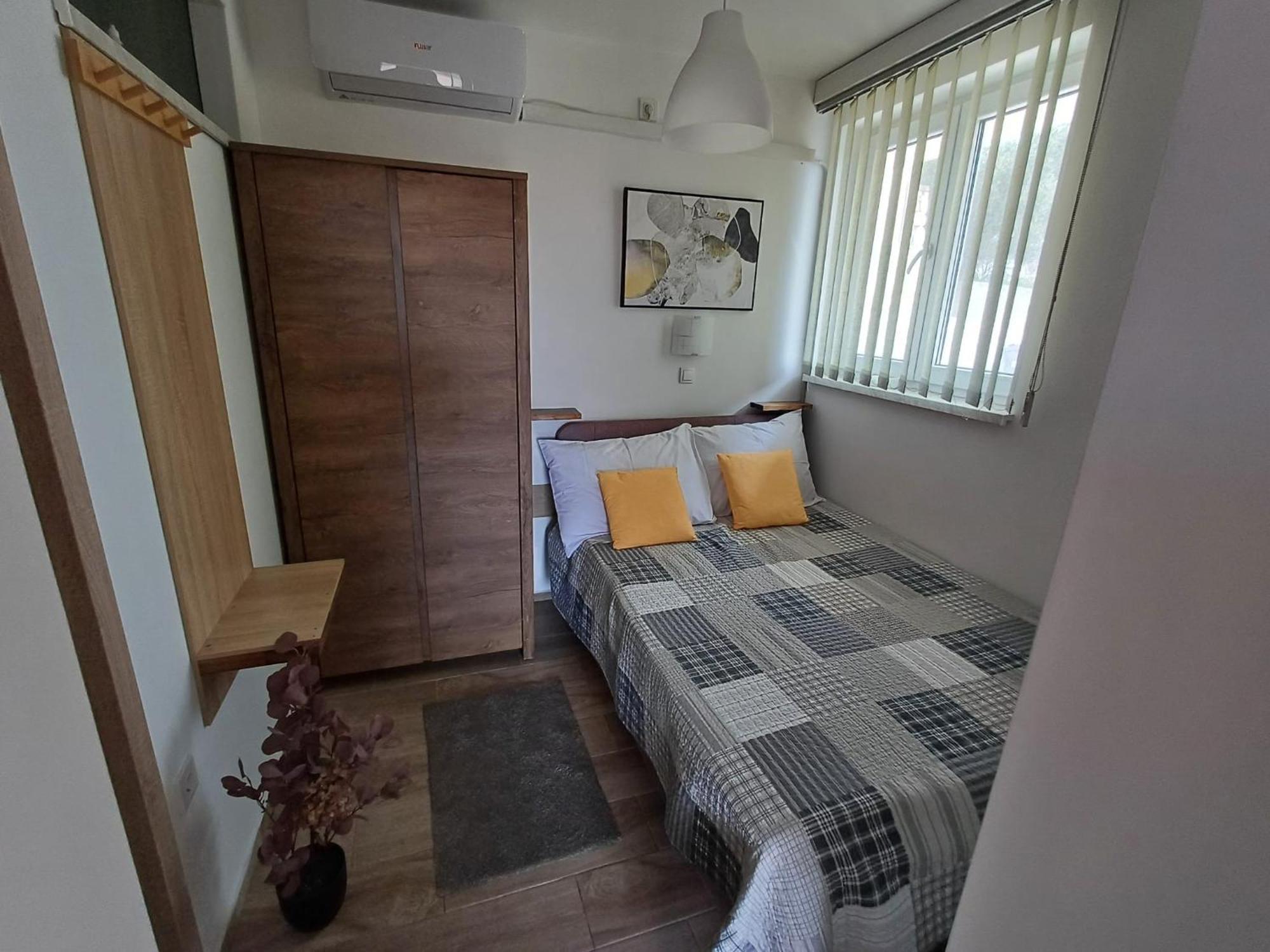 Apartments Jelka Banjol Exterior photo